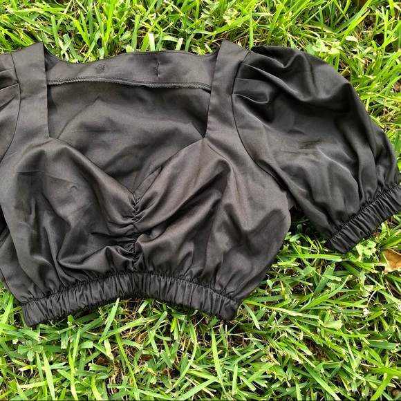 VTG 90s Black Puff-Sleeve Crop Top! 🦇 - Picture 2 of 8